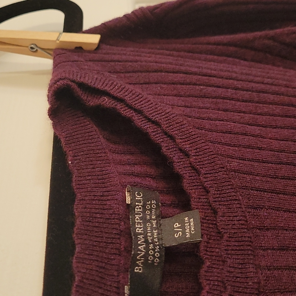Banana Republic 100% merino wool sweater